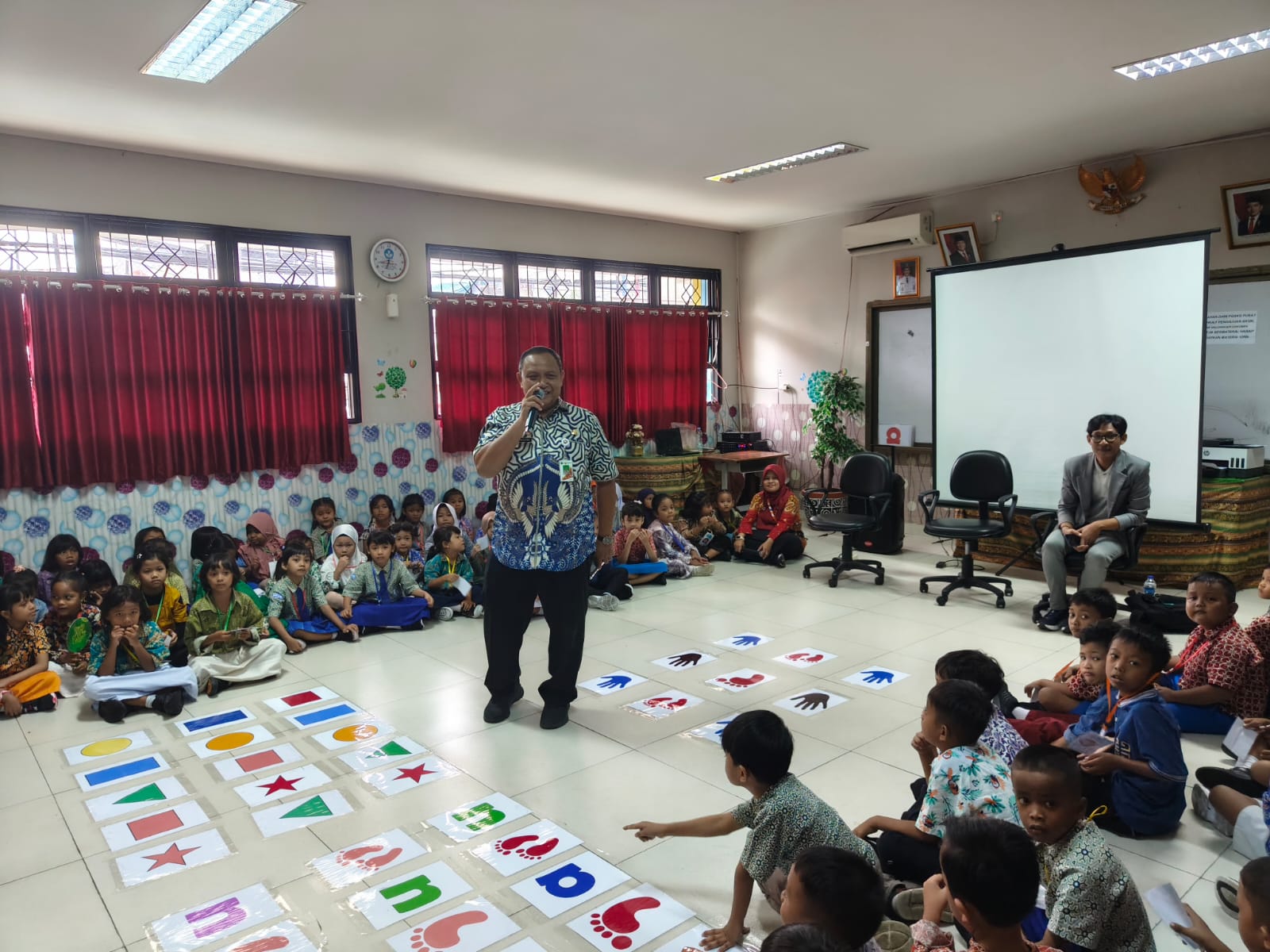 Ketupat Betawi Bersama TK Persada Tanah Abang Di Perpustakaan Jakarta Pusat
